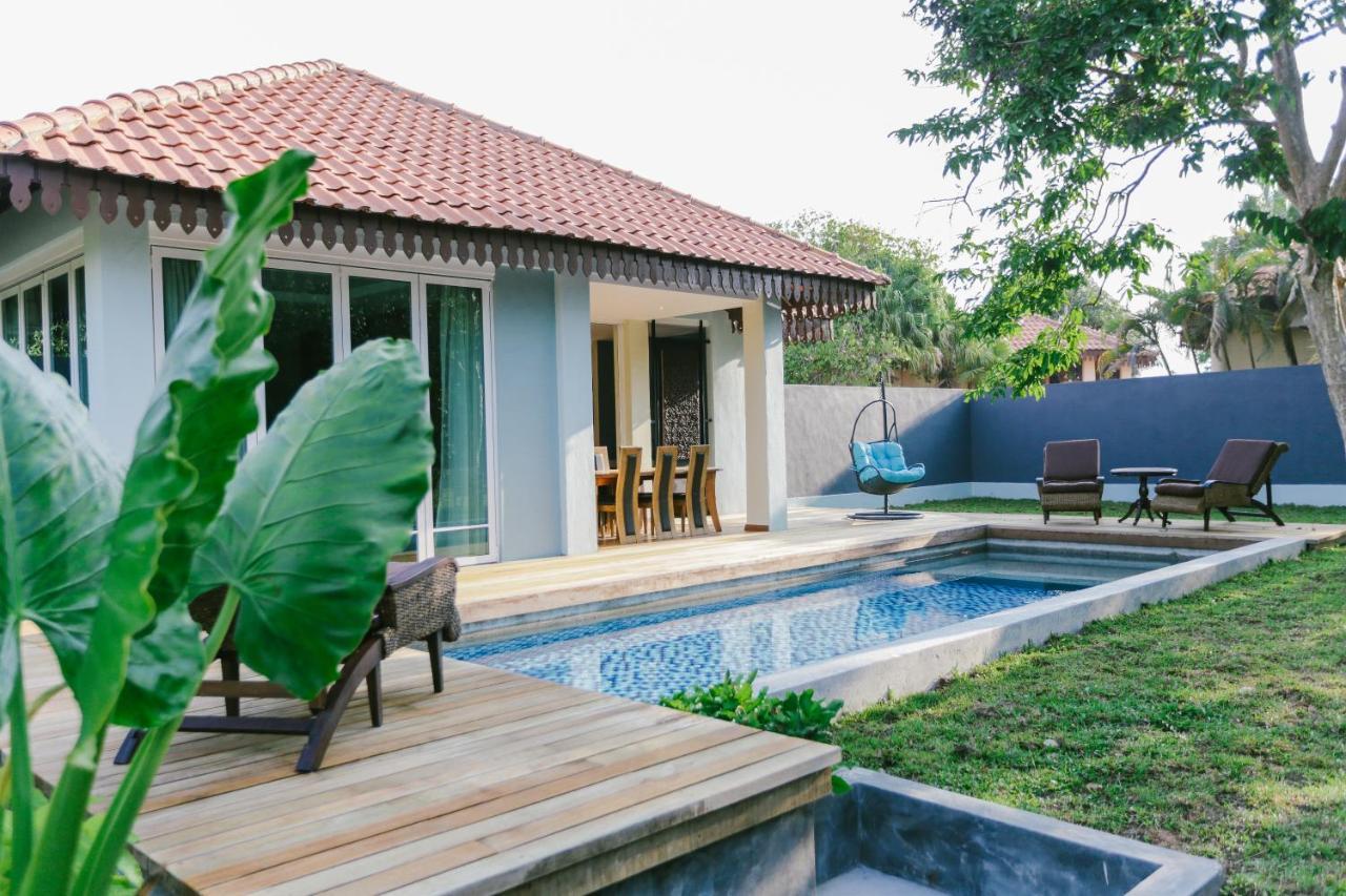 Royale Riviera Resort Private Pool Villas Pantai Cenang  Eksteriør billede
