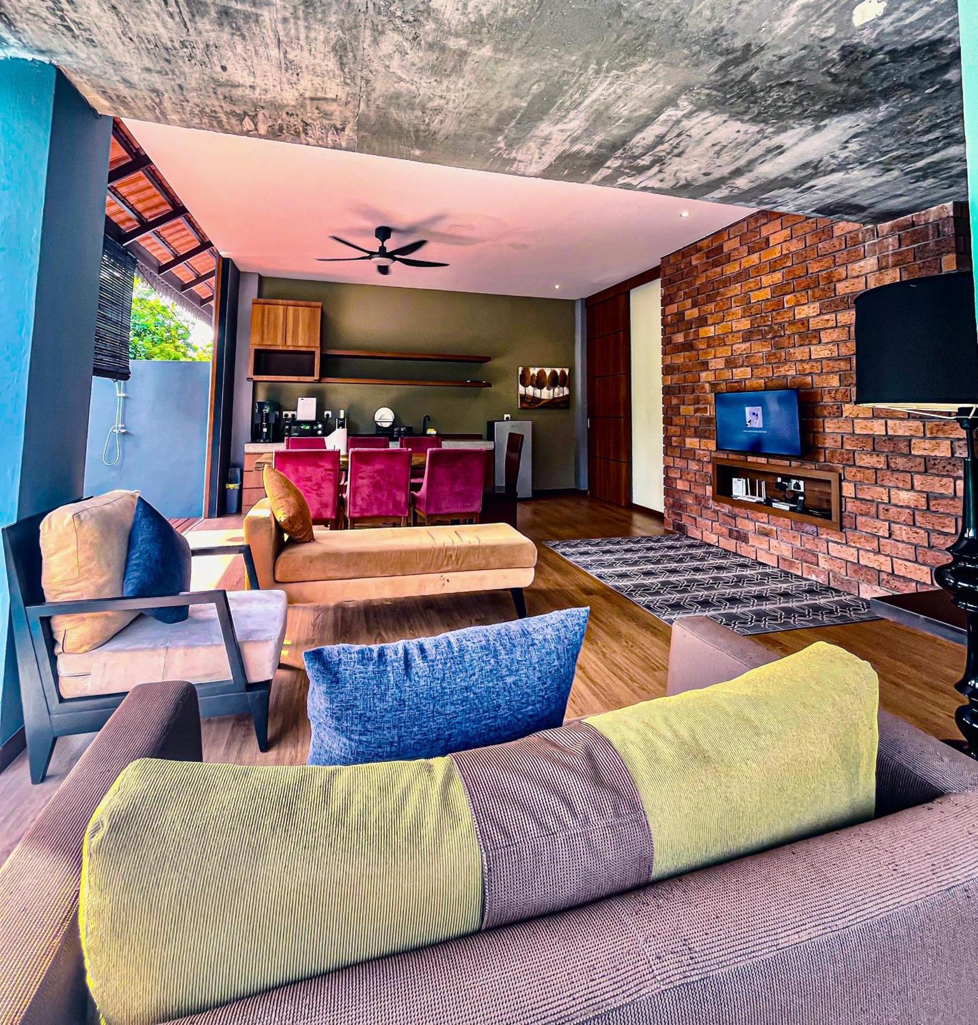 Royale Riviera Resort Private Pool Villas Pantai Cenang  Eksteriør billede